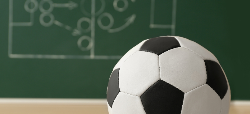 Afbeelding met de tekst “Leren is niet weten, maar beheersen”, symbool voor het verschil tussen kennis en kunde. Visual over educatie, breintraining en gedragsintegratie van Your Mind Opener Coaching.